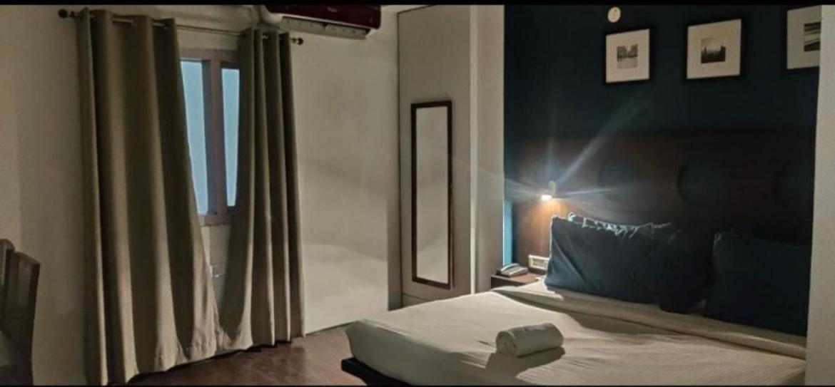 Hotel Bloom - National Highway- 8, Mahipalpur